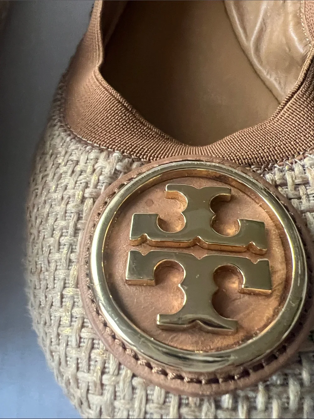 Tory Burch Reva ballet flats woven raffia straw texture and gold-tone metal logo